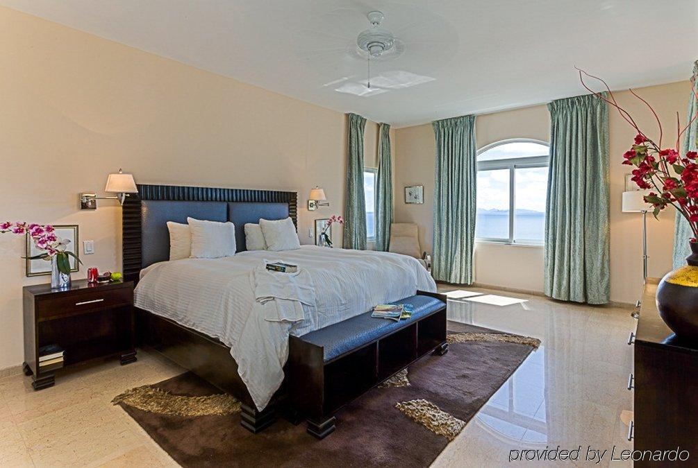 Princess Heights Luxury Condo Hotel Oyster Pond Dış mekan fotoğraf